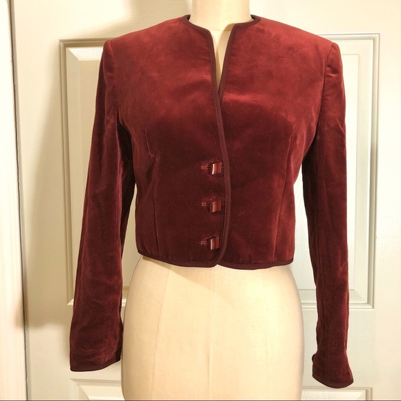 Jaeger Jackets & Blazers - Jaeger Velour Cropped Jacket Buttons Sz 6 Red